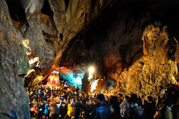 Grotte de Huong Tich (Động Hương Tích)