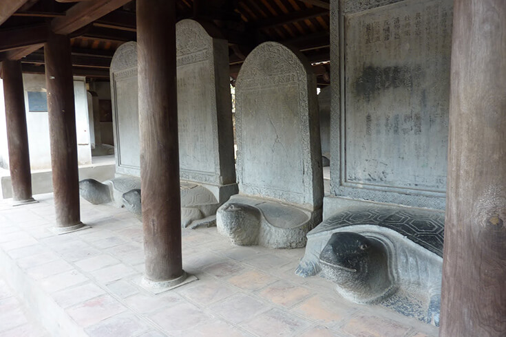 La troisième cour – puits Thien Quang et Stèles de docteur