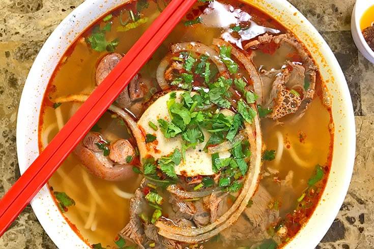 Bun Bo Hue et la soup Pho Quelle est la différence